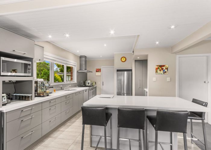  at 10 Woodford Terrace, Fendalton, Christchurch City, Canterbury