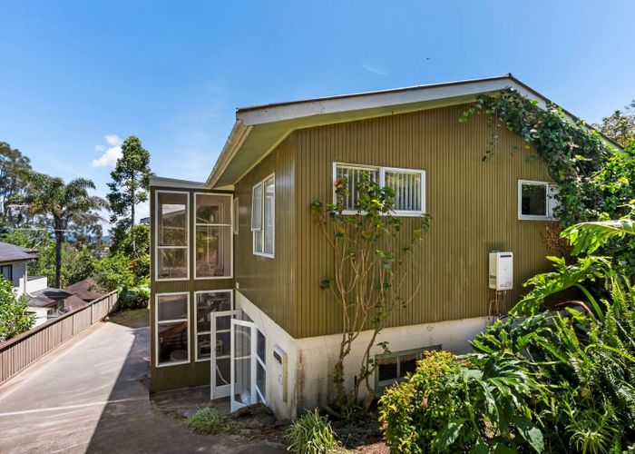  at 994 East Coast Road, Northcross, North Shore City, Auckland