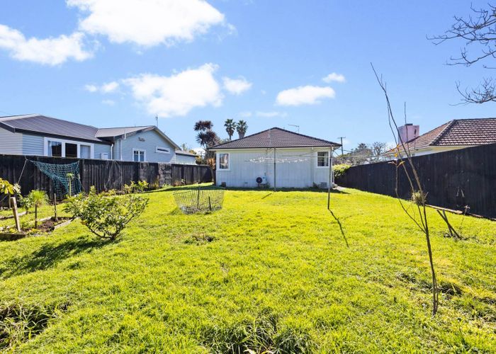  at 33 Parrish Road, Sandringham, Auckland City, Auckland