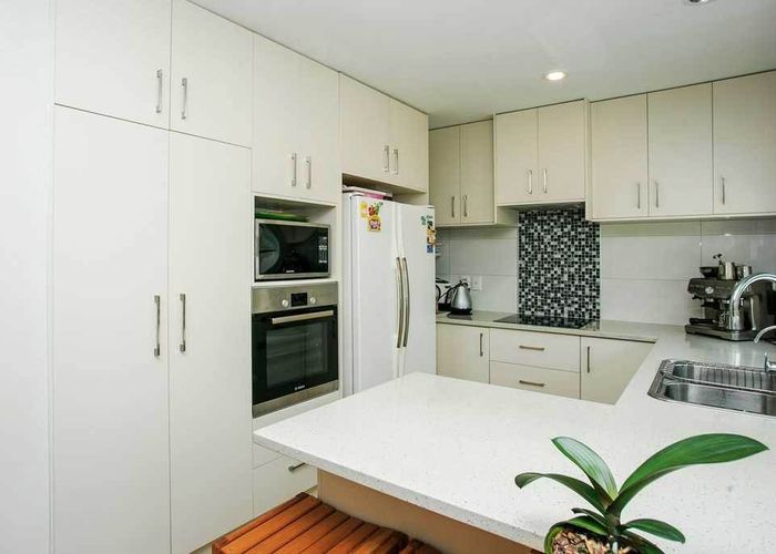  at 2/39 Rifleman Rise, Unsworth Heights, Auckland