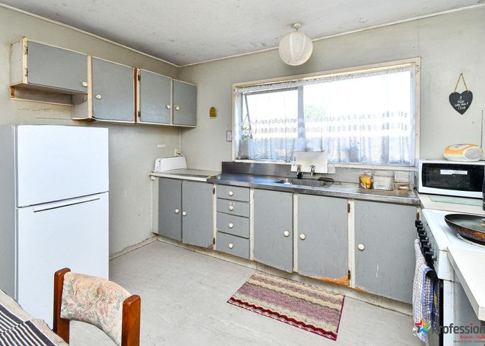  at 2/95 Motatau Road, Papatoetoe, Auckland