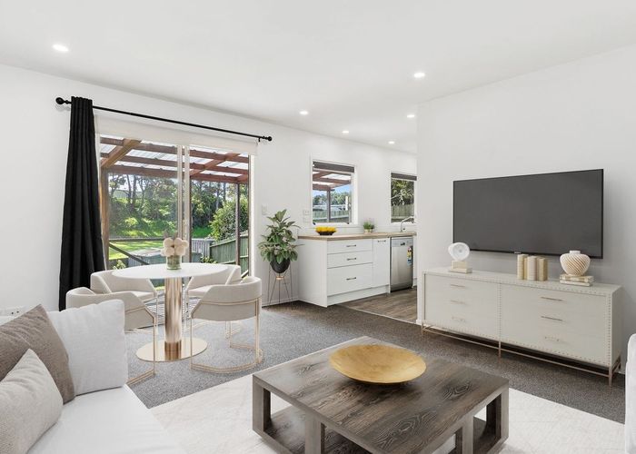  at 6/11 Alcock Street, Mount Wellington, Auckland