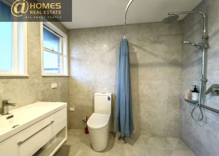  at 4/84 Portage Road, New Lynn, Auckland