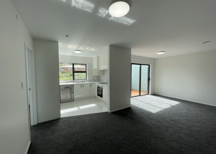  at 2/152 Triangle Road, Massey, Waitakere City, Auckland