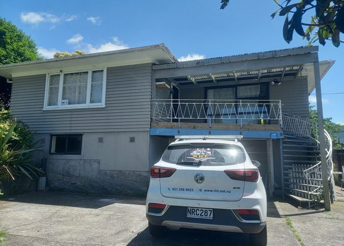 at New Lynn, Waitakere City, Auckland