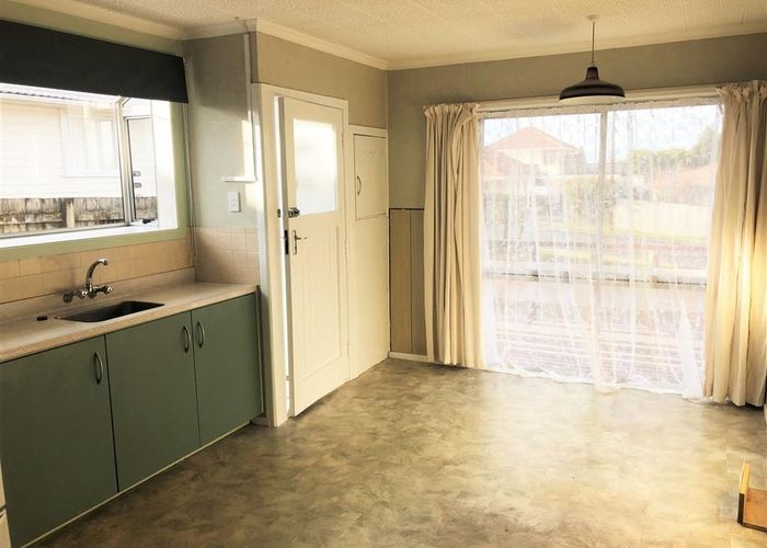  at 11 Poto Street, Te Atatu South, Waitakere City, Auckland