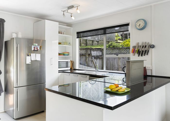  at 32 Glen Vista Place, Bayview, Auckland