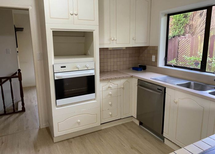 at 2/3 Diorella Drive, Clover Park, Manukau City, Auckland