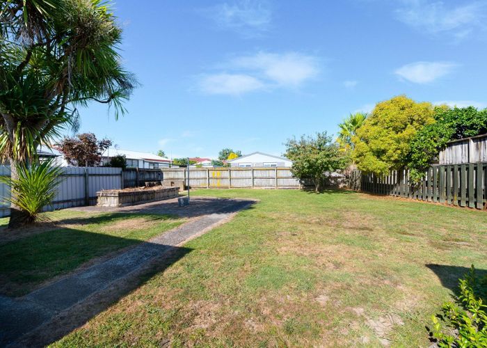  at 12 Bruce Avenue, Glenview, Hamilton