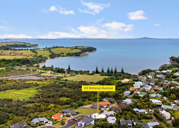  at 24 Kotanui Avenue, Army Bay, Whangaparaoa