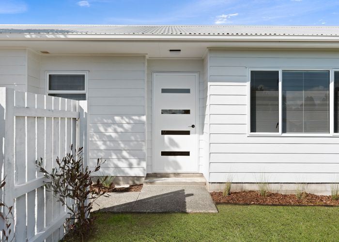  at 122A Lynwood Road, New Lynn, Auckland