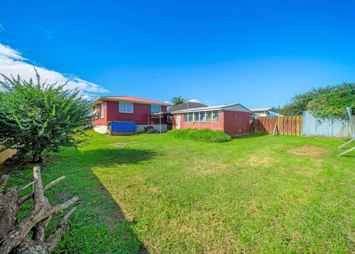  at 9 Doughty Place, Otara, Auckland