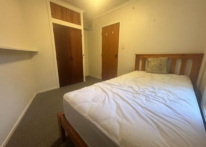  at 1/35 Montgomery Ave, Rothesay Bay, North Shore City, Auckland