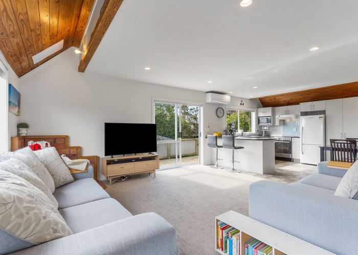 at 19D Avonleigh Road, Green Bay, Waitakere City, Auckland