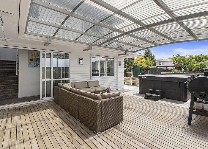  at 28 Tiroroa Avenue, Te Atatu South, Auckland