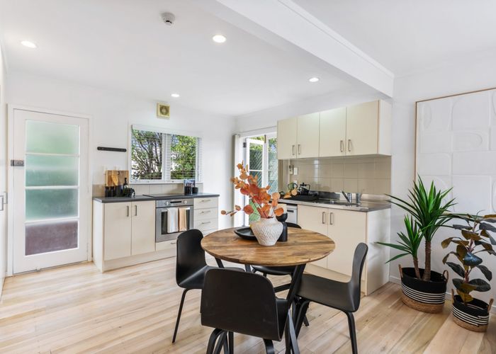  at 1/167 Forrest Hill Road, Forrest Hill, North Shore City, Auckland