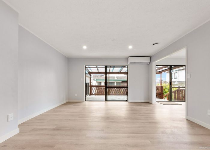  at 2/21 Jillteresa Crescent, Half Moon Bay, Manukau City, Auckland