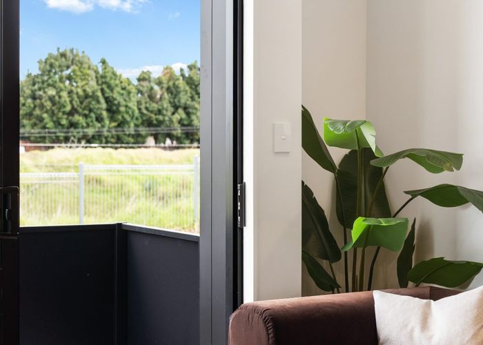  at 13 Pikotoetoe Lane, Papatoetoe, Manukau City, Auckland