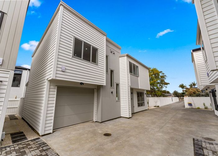  at Lot 5/9A Glennandrew Drive, Bucklands Beach, Manukau City, Auckland