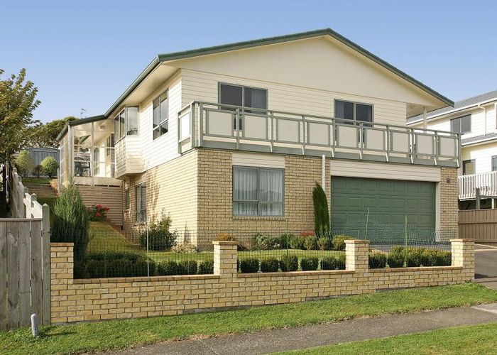  at 112 Major Drive, Kelson, Lower Hutt