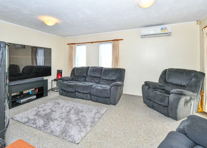  at 3 Leven Lane, Totara Heights, Auckland