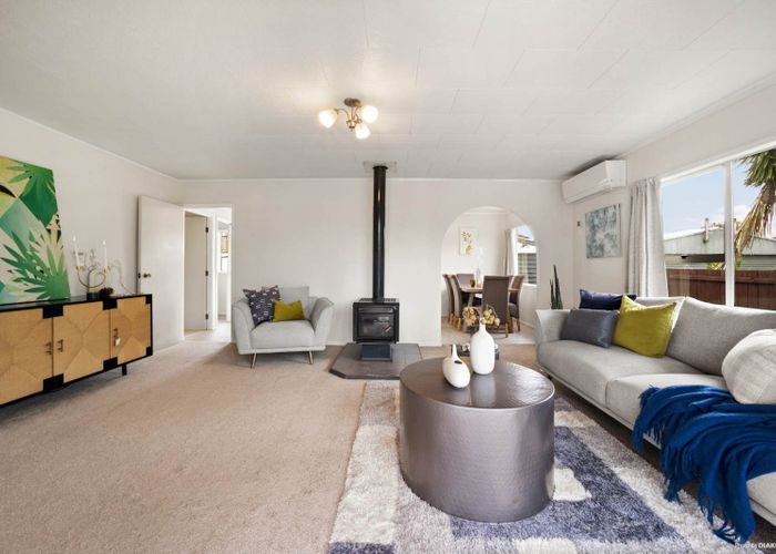  at 12 Glenhaven Place, Te Atatu Peninsula, Waitakere City, Auckland