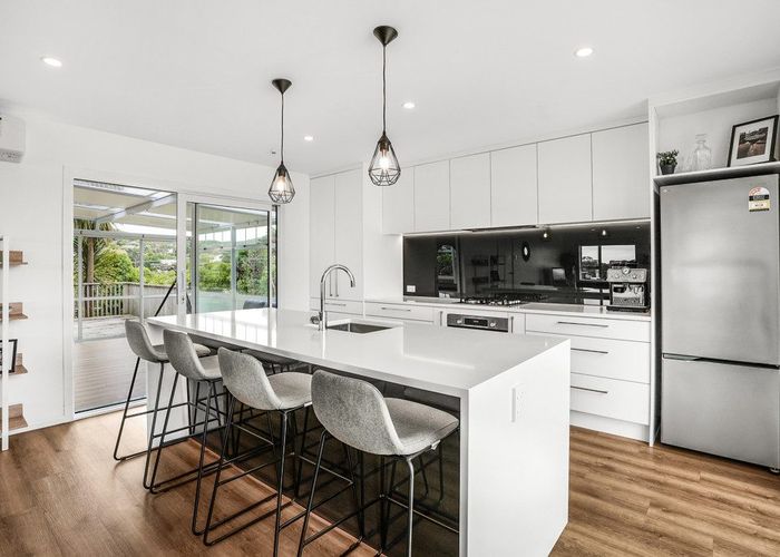  at 39 Pokohiwi Road, Normandale, Lower Hutt