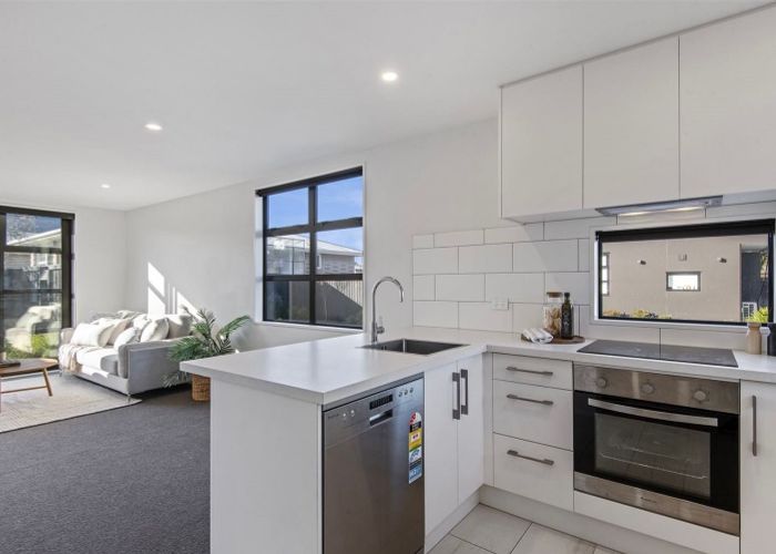  at 2/68 Barbour Street, Waltham, Christchurch City, Canterbury