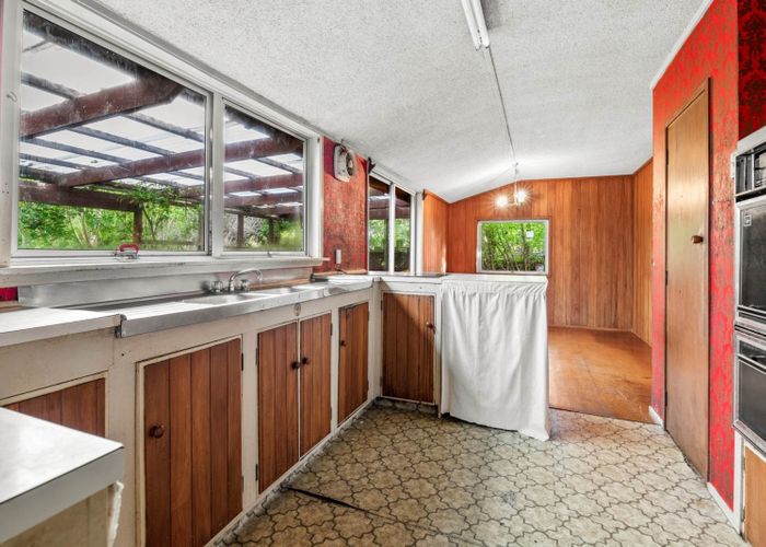  at 274 Beach Road, Campbells Bay, Auckland