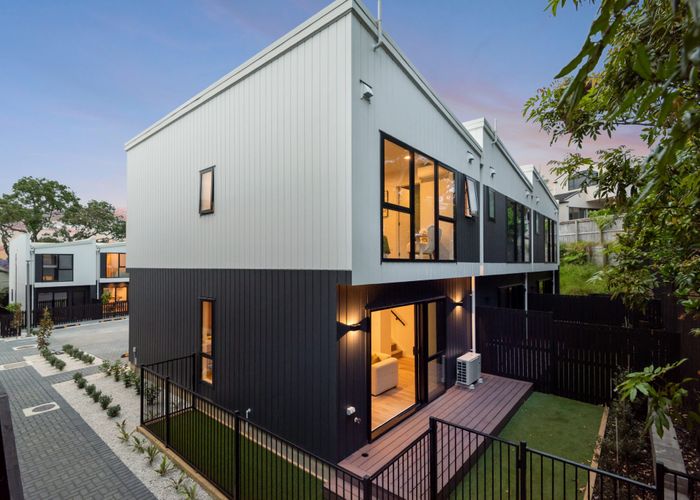  at 16-18 Handley Avenue, Narrow Neck, North Shore City, Auckland