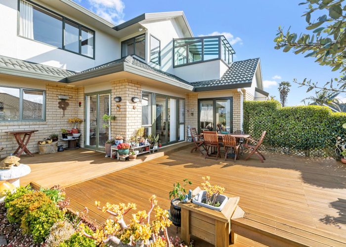  at 10 Capistrano Mews, Goodwood Heights, Auckland