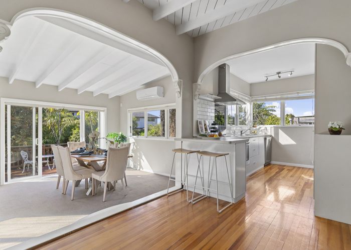  at 11 Golf Road, New Lynn, Auckland