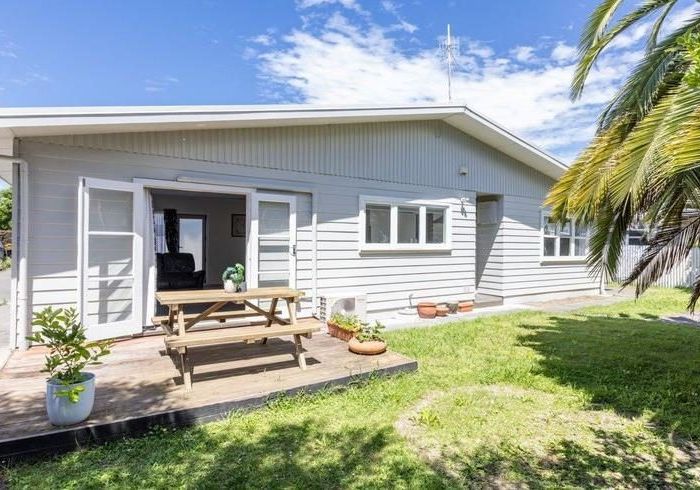  at 52 Taradale Road, Marewa, Napier