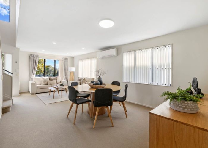  at 9 Oakville Avenue, Flat Bush, Manukau City, Auckland