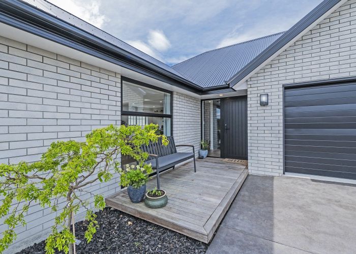  at 17 Newbrook Terrace, Darfield, Darfield