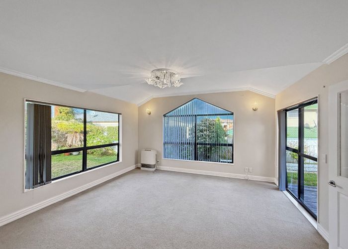  at 10 Cabbage Tree Grove, Woodridge, Wellington, Wellington