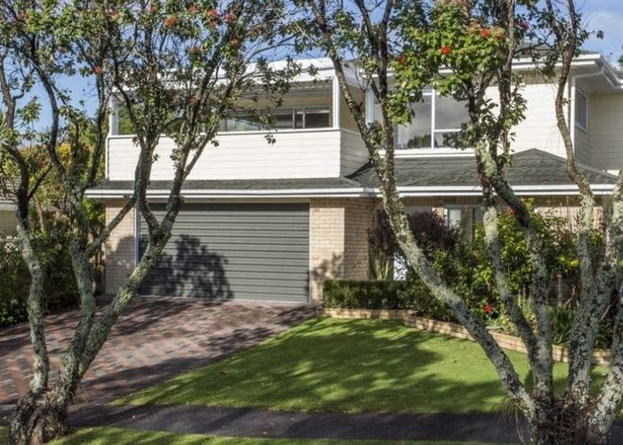  at 2/10 Javelin Place, West Harbour, Auckland