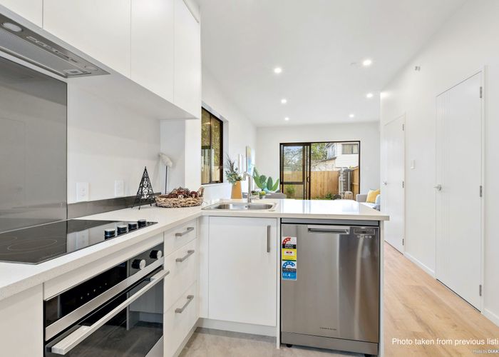  at 11/54 Swanson Road, Henderson, Waitakere City, Auckland