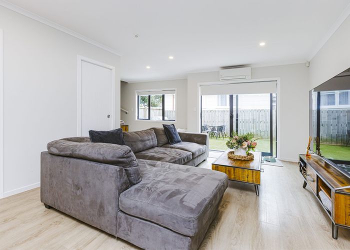 at 2/81 Pilkington Road, Panmure, Auckland