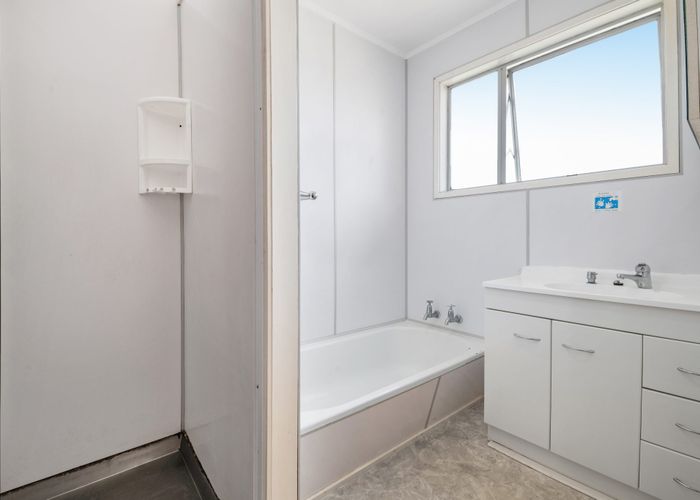  at 8 Chevis Place, Pakuranga, Manukau City, Auckland