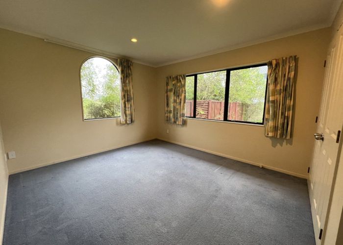  at 35 Ruapehu Drive, Fitzherbert, Palmerston North, Manawatu / Whanganui