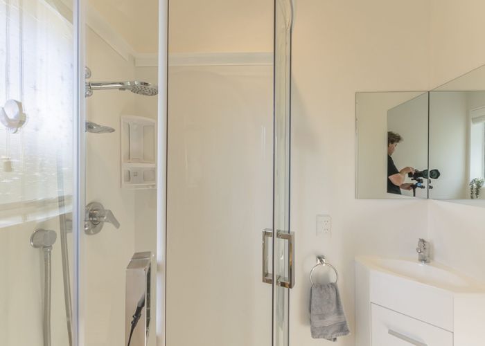  at 2/13 Linden Avenue, Tawa, Wellington