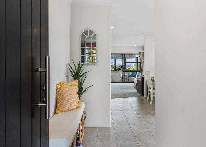  at 1/11 Hall Road, Glenfield, Auckland