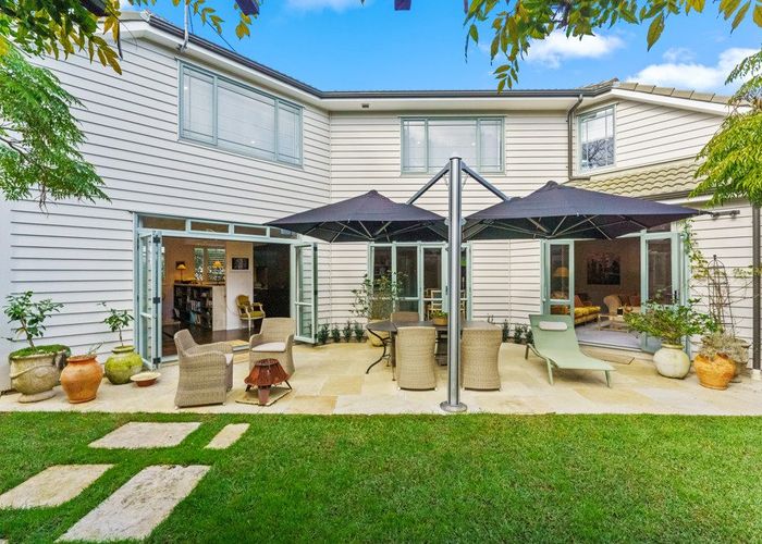  at 1/10 Ringwood Street, Torbay, Auckland