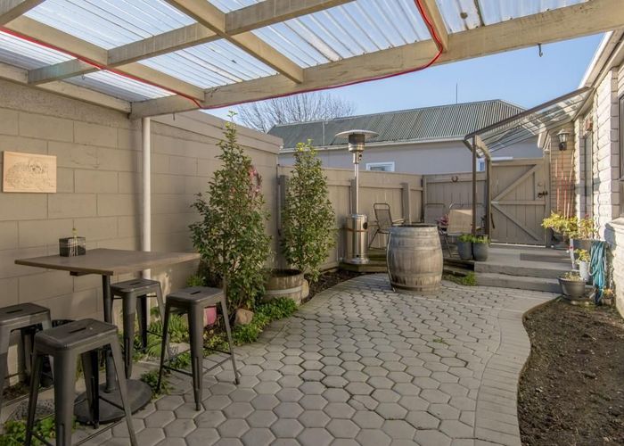  at 2/92 North Avon Road, Richmond, Christchurch City, Canterbury