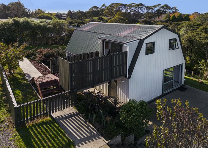  at 121 Elmore Road, Albany