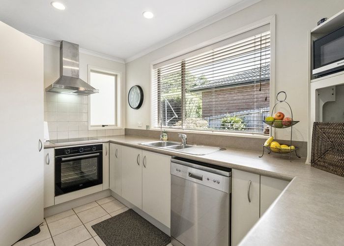  at 2/22 Ellenbury Place, Stanmore Bay, Whangaparaoa