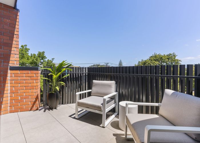  at 1/52 Sainsbury Road, Mount Albert, Auckland