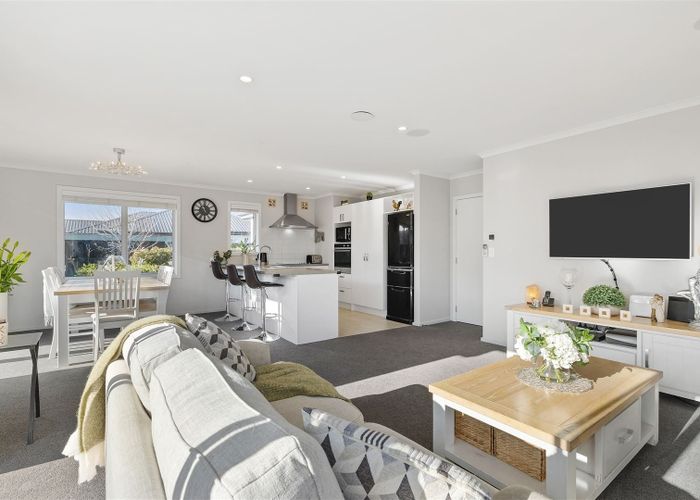  at 38 Eastfield Drive, Lincoln, Lincoln