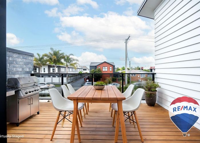  at 2/10 Charlemont Street, Whitiora, Hamilton, Waikato